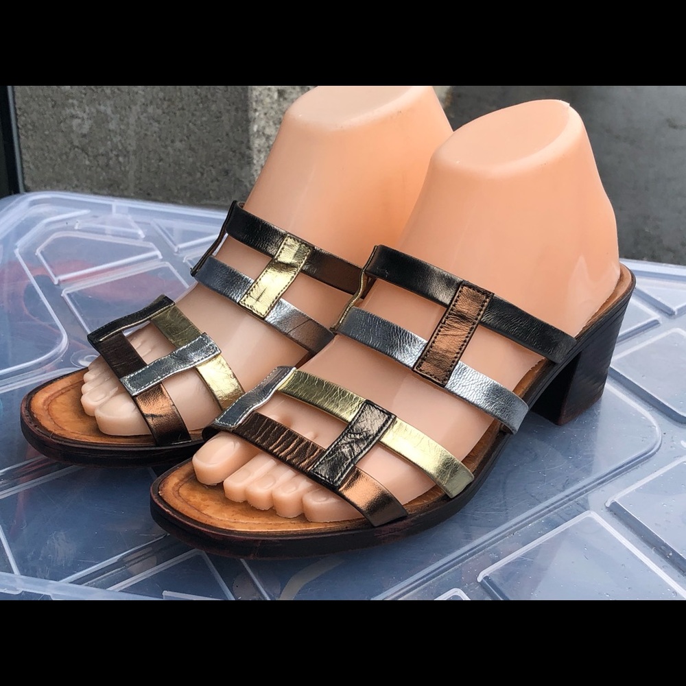 Callisto Of California Gold Silver Peep Sandals